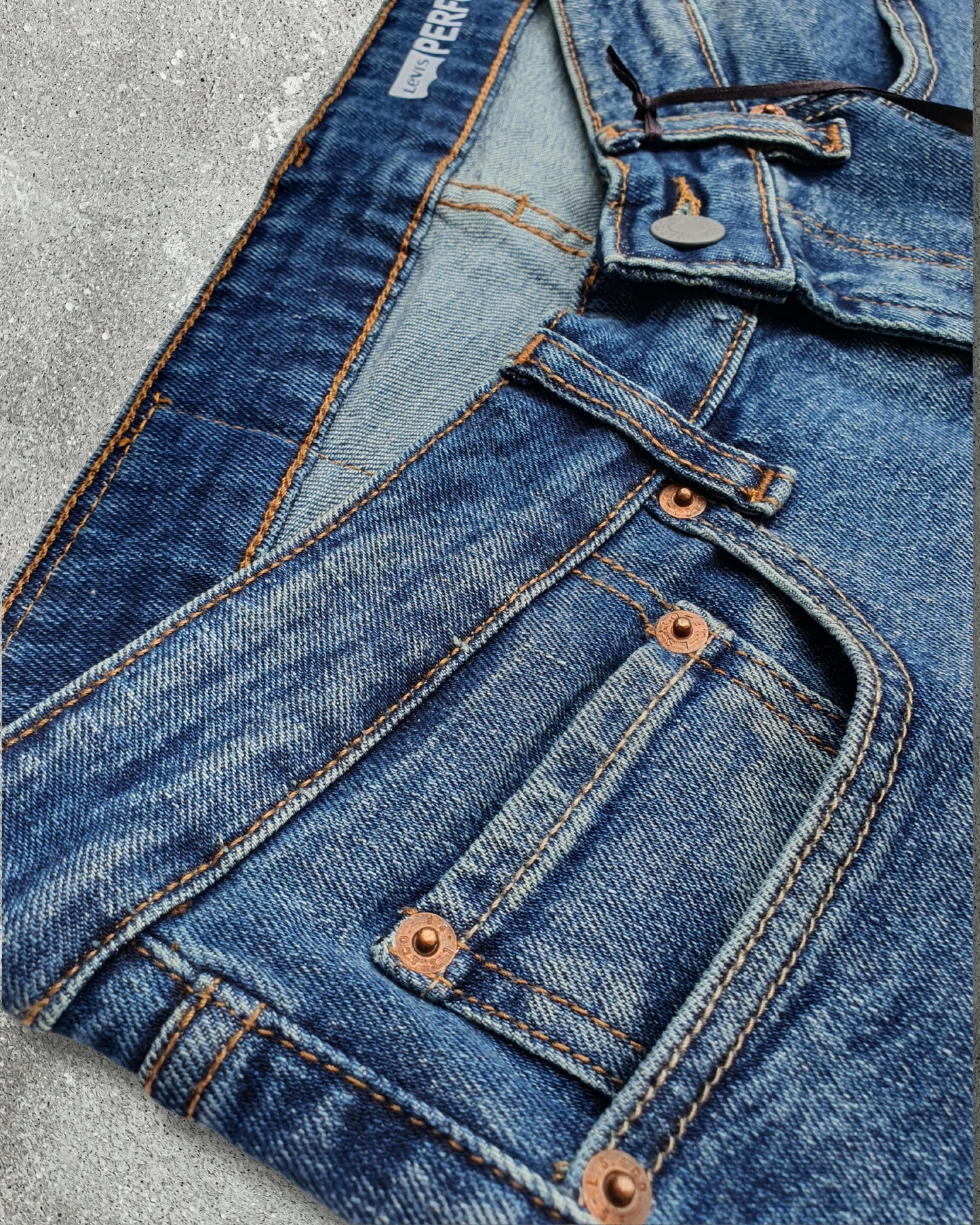 Jean Levi's 424